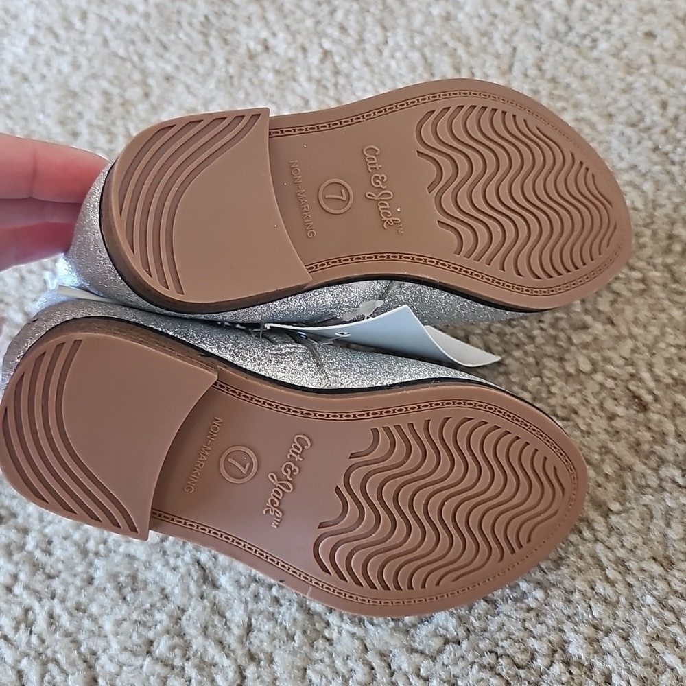 Cat & Jack Toddler Girls Silver Glitter Priya Booties Size 7 - Picture 5 of 5